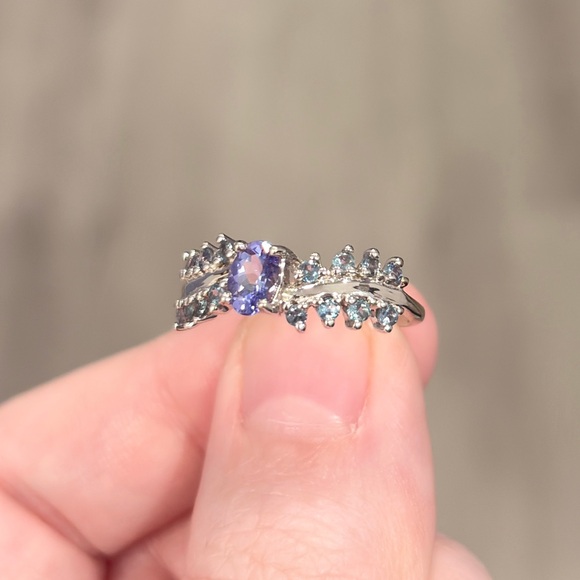 Vintage 10K White Gold Tanzanite & Alexandrite Ring - Size 7.25 - Picture 5 of 11